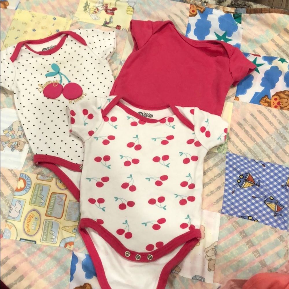 Set of 3 onesies by baby gear 3-6M